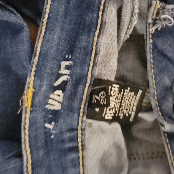 Ripped jeans - Picture 3 of 3